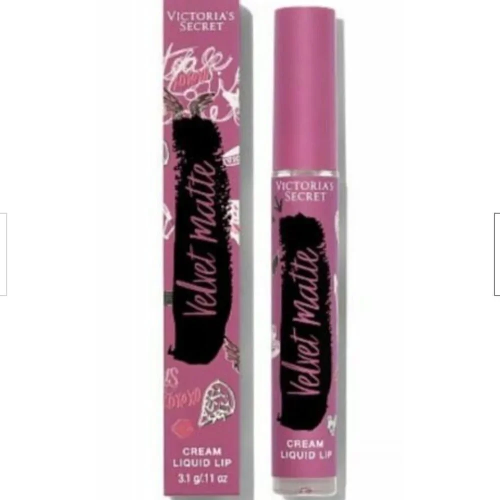 new in box! Victoria's Secret magnetic velvet matte lip kit